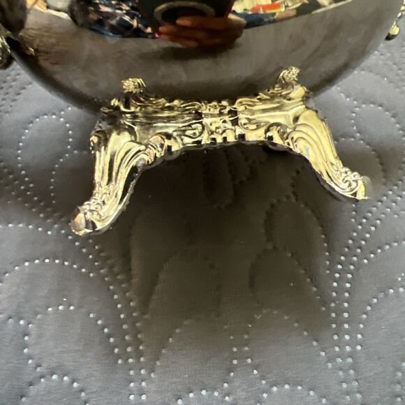 Vintage Silverplate Footed Sugar Bowl With Lid And Creamer Set Made in Hong Kong - Picture 9 of 11